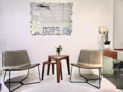 Clinic-waiting-area-scaled